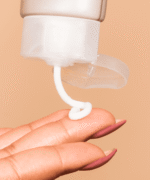 THE ORDINARY NATURAL MOISTURISING FACTORS + HA SOLUTION - Image 3